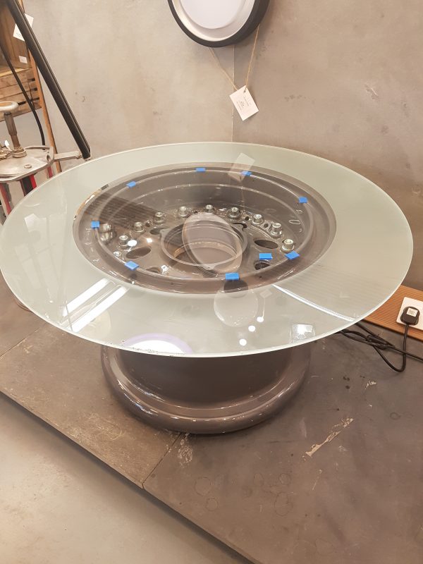 B747 Wheel Table Gloss Grey with Smoked Glass